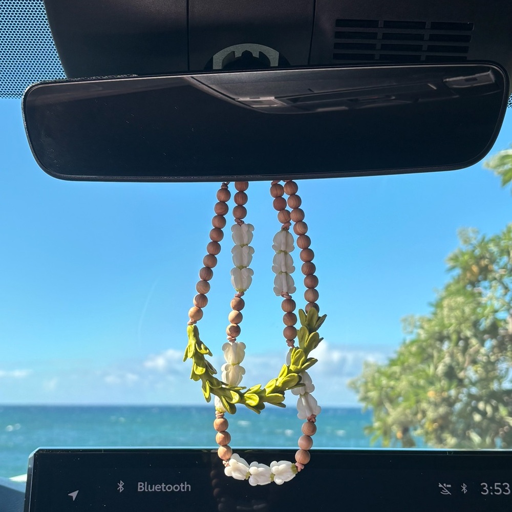 Crown Flower Beaded Car Lei - Picture 4 of 5